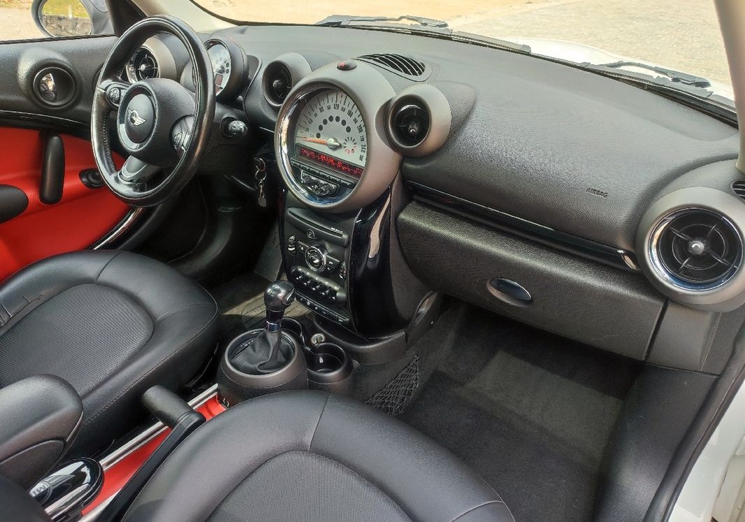 left hand drive MINI COUNTRYMAN (01/04/2012) -  