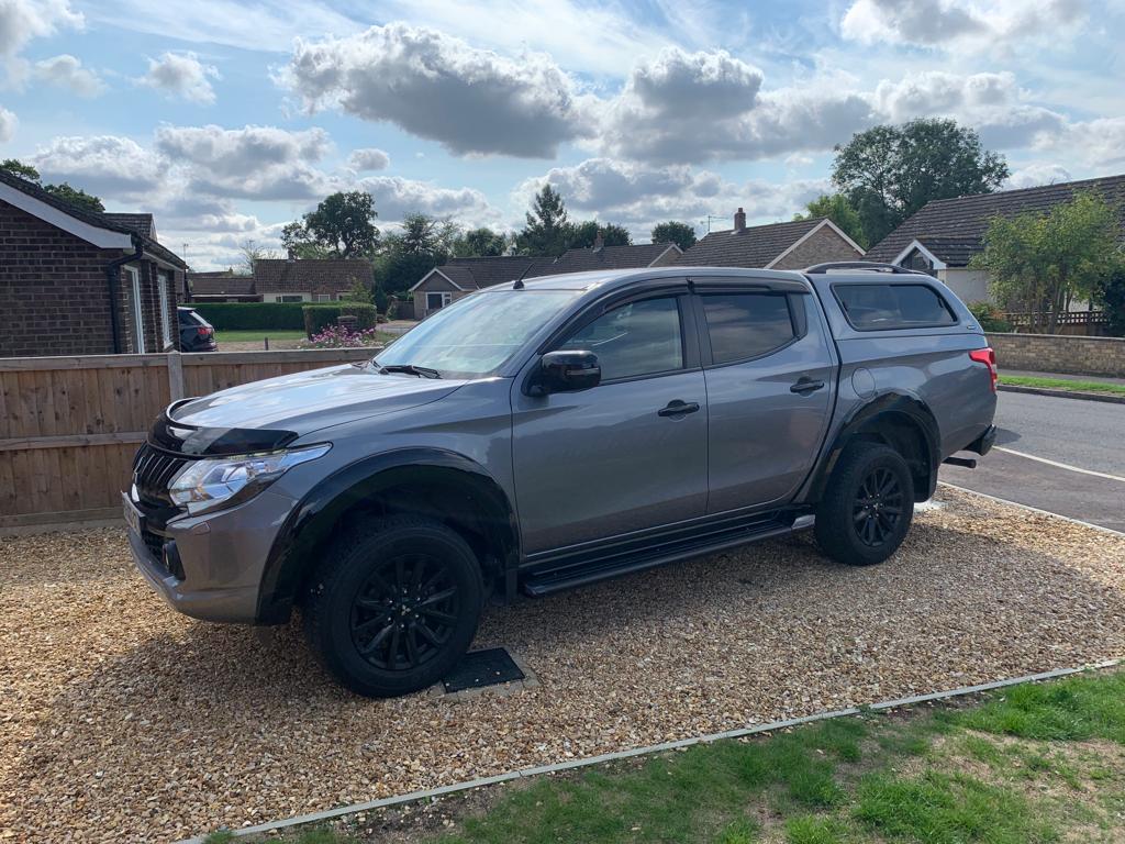 Left hand drive MITSUBISHI L200 2.4 di-D Double cab Black Collection French reg