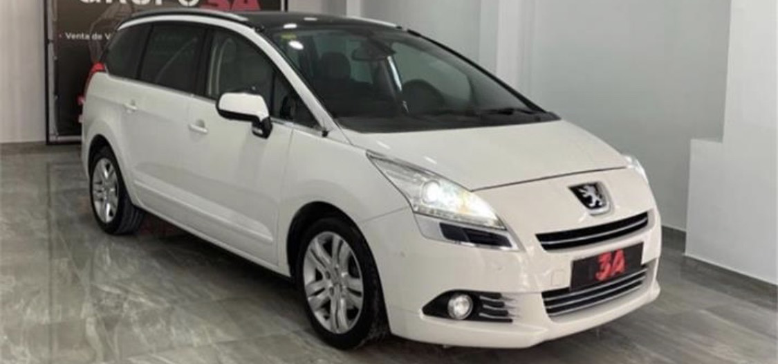 PEUGEOT 5008 (01/04/2012) - 