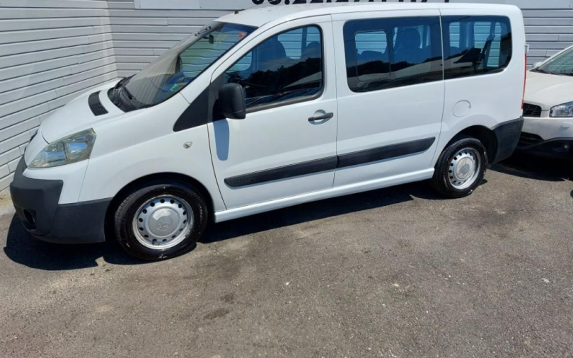 Left hand drive PEUGEOT EXPERT TEPEE 1.6 HDI 90CH FRENCH REG 