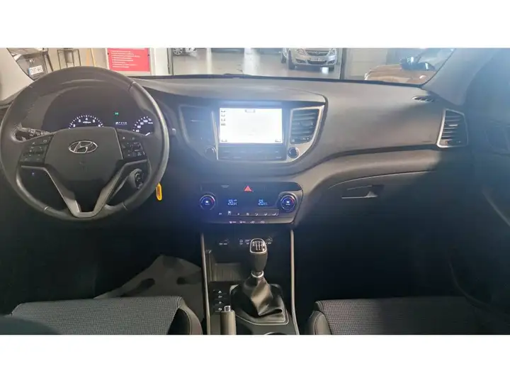 Left hand drive car HYUNDAI TUCSON (01/04/2018) - 