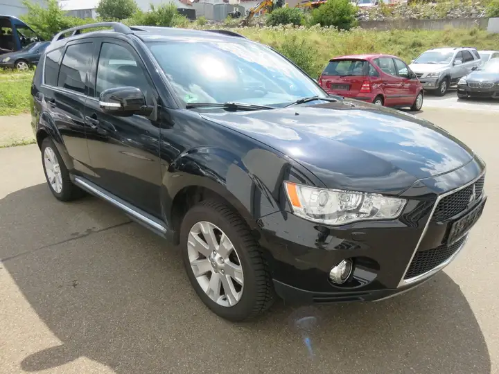 Left hand drive MITSUBISHI OUTLANDER Instyle 4WD 2.2DID