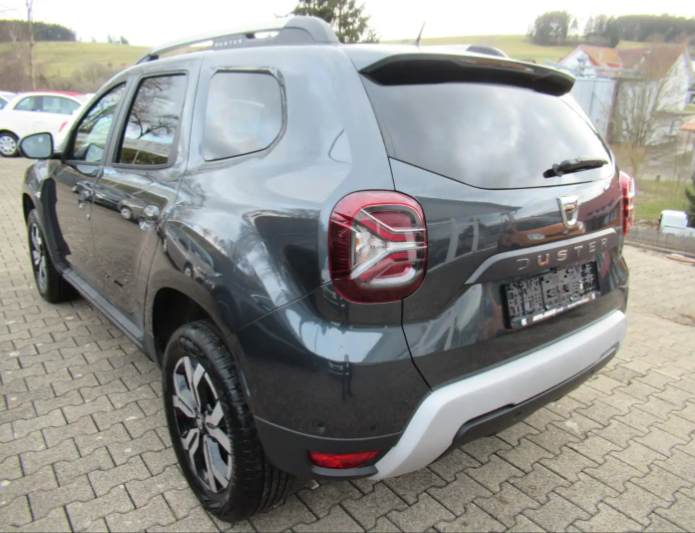 Left hand drive DACIA DUSTER 1.3 TCE Prestige AUTOMATIK, NAVI, KAMERA