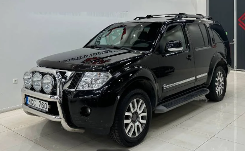 Left hand drive NISSAN PATHFINDER 3.0 V6 7 SEATS