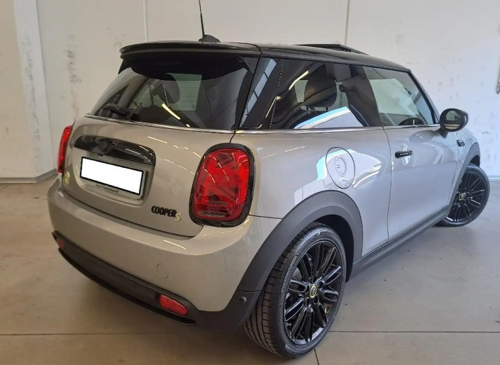 Left hand drive MINI COOPER SE Classic + Premium Plus Pack Aut.