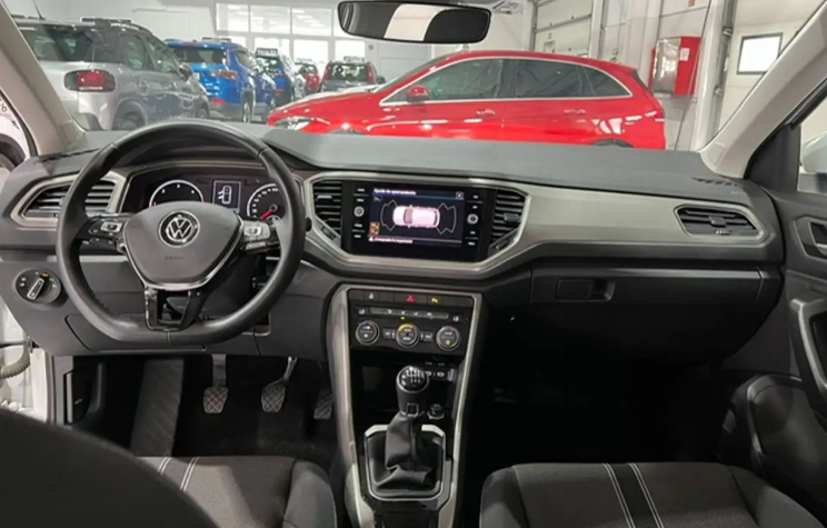 left hand drive VOLKSWAGEN T-ROC (01/02/2022) -  