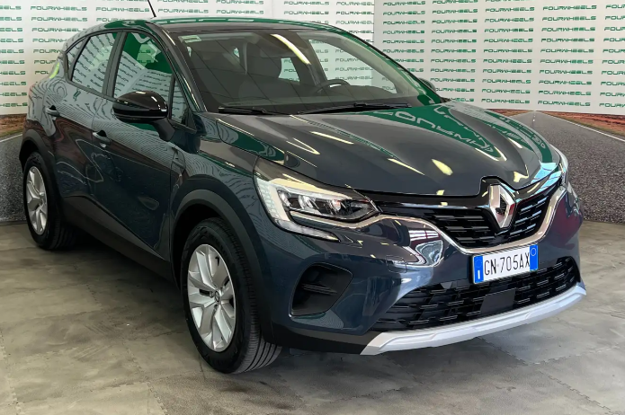 Left hand drive RENAULT CAPTURE Captur 1.6 E-Tech full hybrid 95cv Equilibre