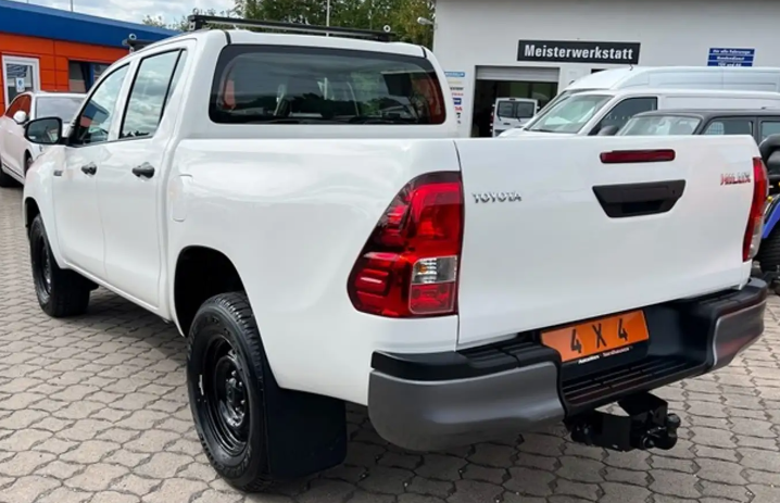 TOYOTA HILUX (01/12/2021) - 