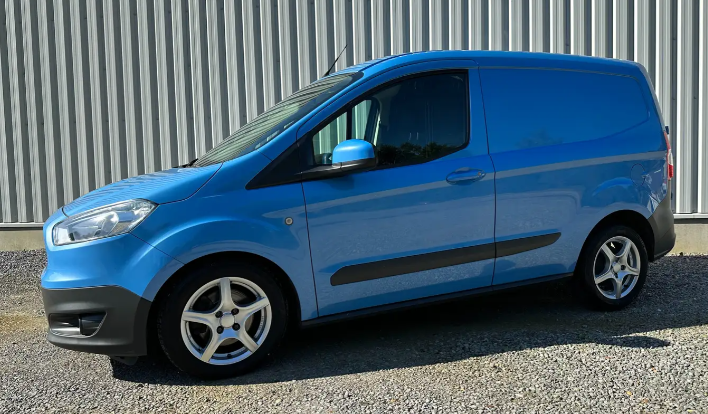 Left hand drive FORD TRANSIT Courier 1.0