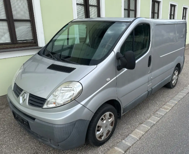 Left hand drive RENAULT TRAFIC L1H1 2,0 dCi