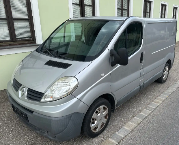 lhd RENAULT TRAFIC (01/03/2013) - 