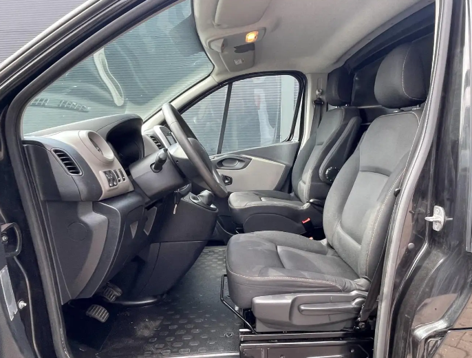 left hand drive RENAULT TRAFIC (01/11/2015) -  