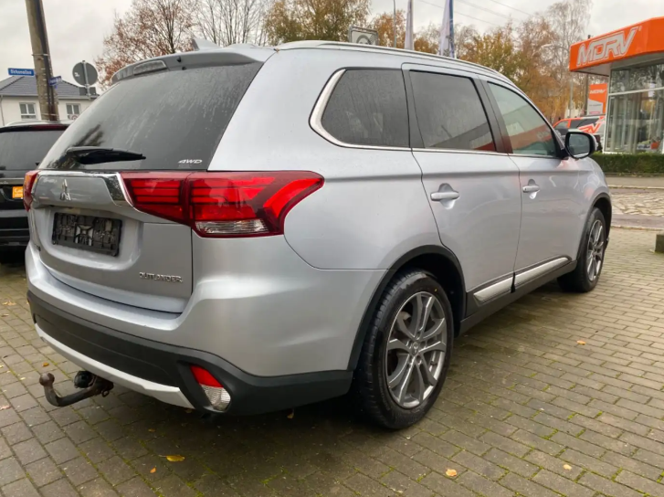 Left hand drive MITSUBISHI OUTLANDER 2.2