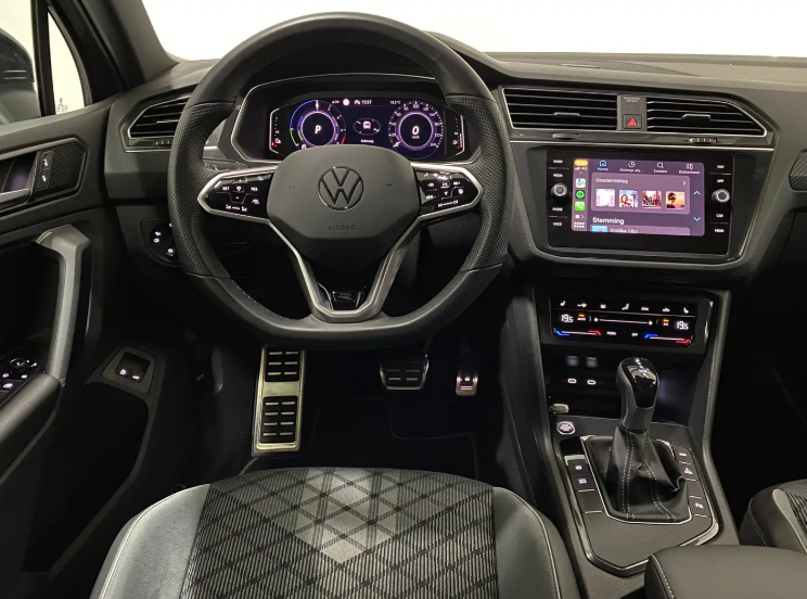 lhd car VOLKSWAGEN TIGUAN (01/04/2023) - 