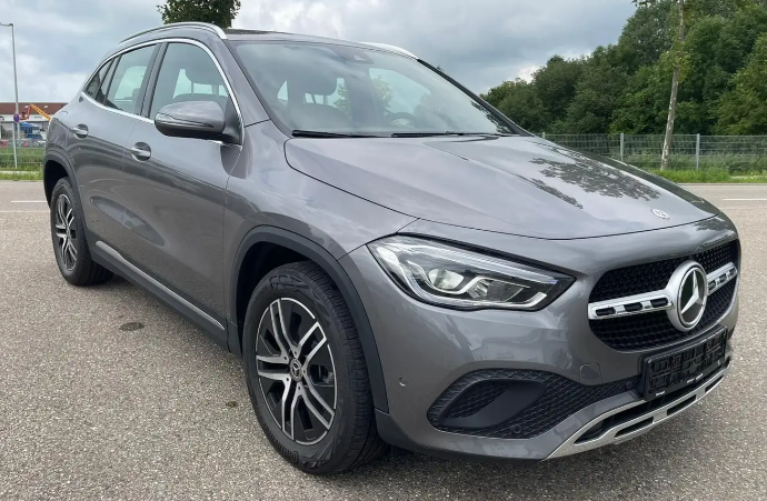 Left hand drive MERCEDES GLA GLA 250