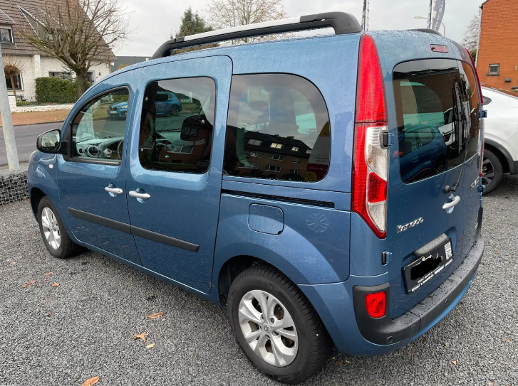 Left hand drive car RENAULT KANGOO (01/12/2016) - 