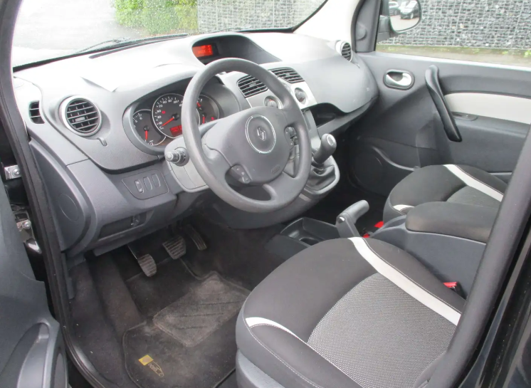 RENAULT KANGOO (01/04/2013) - 