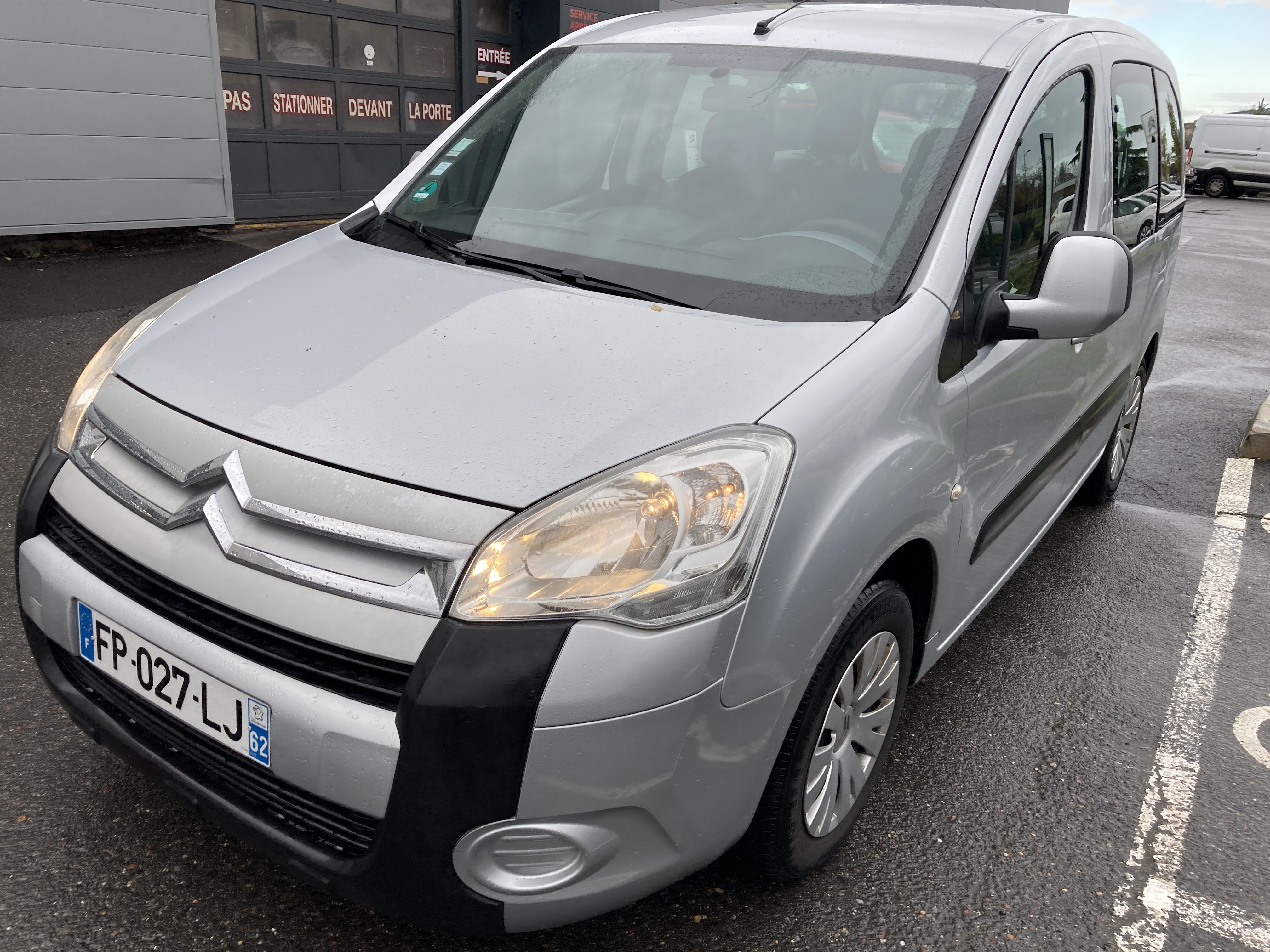 Left hand drive car CITROEN BERLINGO (01/04/2011) - 