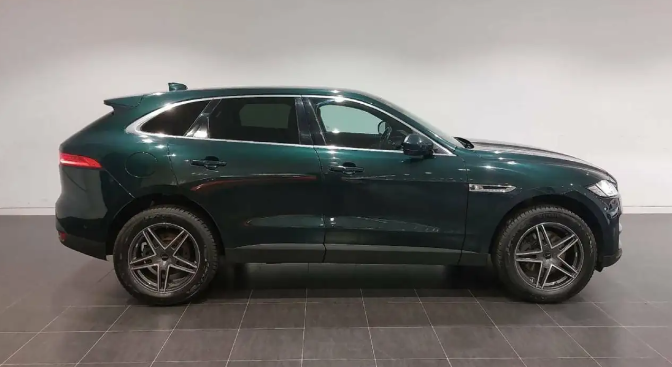 Left hand drive JAGUAR F-PACE 2.0i4D Portfolio AWD 180