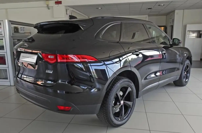 Left hand drive car JAGUAR F-PACE (01/01/2019) - 