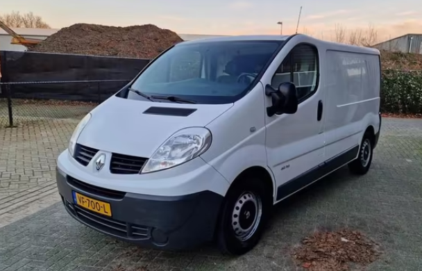 Left hand drive RENAULT TRAFIC 2.0 dCi T29 L1H1