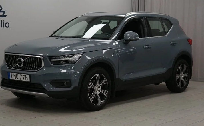 Left hand drive VOLVO XC40 D3 inscription