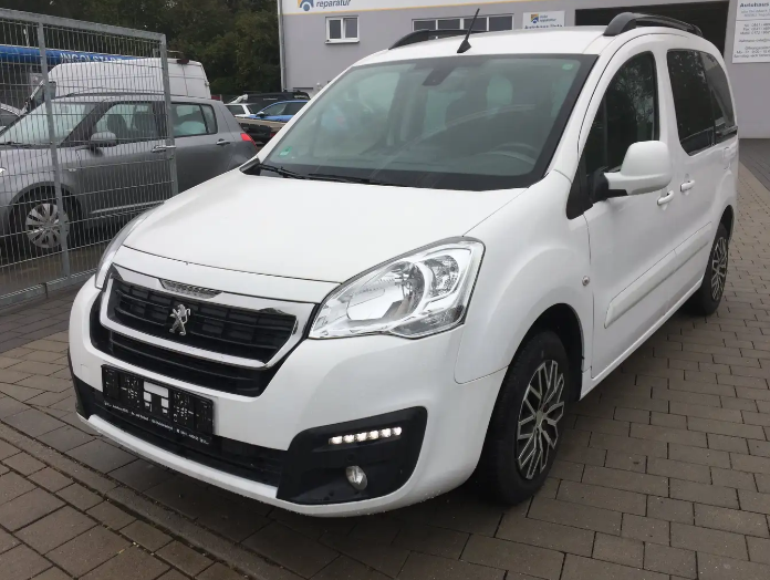 Left hand drive PEUGEOT PARTNER Tepee BlueHDi ALLURE 1,6