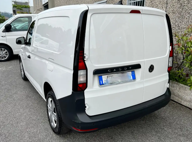 Left hand drive car VOLKSWAGEN CADDY (01/11/2021) - 