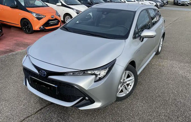 Left hand drive TOYOTA COROLLA 122h Dynamic Business