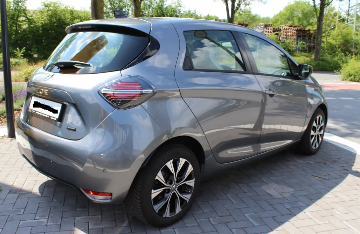 Left hand drive car RENAULT ZOE (01/12/2022) - 