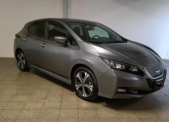 Left hand drive NISSAN LEAF 40kWh N-Connecta CVT