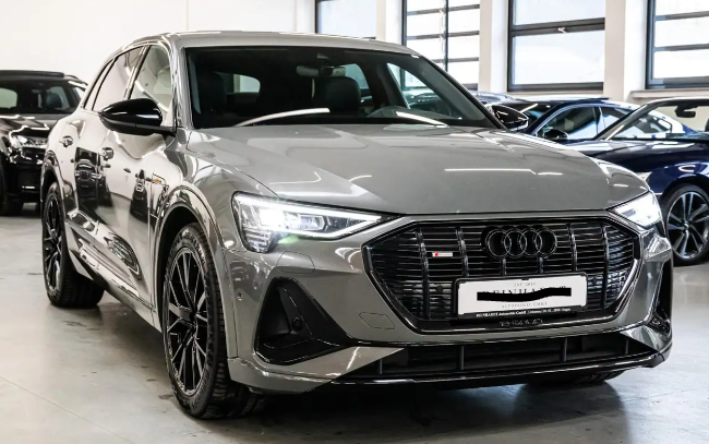 Left hand drive AUDI  e-tron 50 2x S LINE