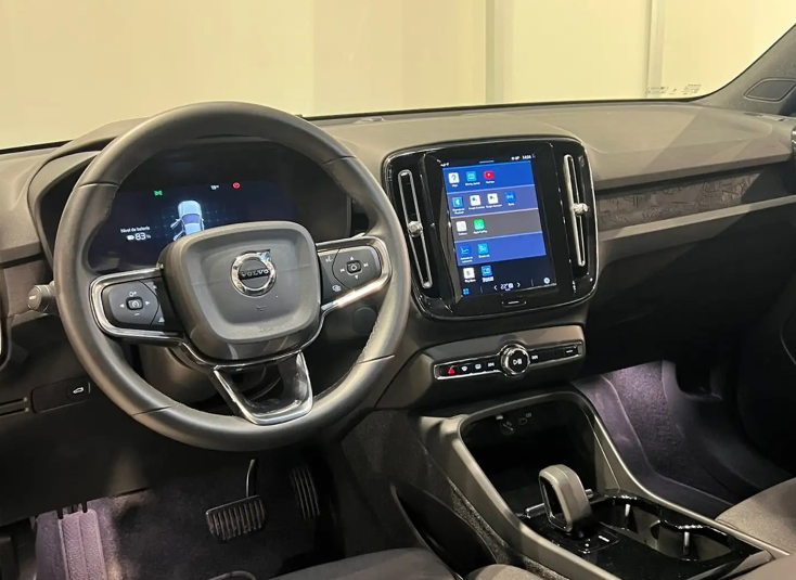 Left hand drive car VOLVO XC40 (01/12/2022) - 