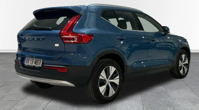 Left hand drive car VOLVO XC40 (01/10/2022) - 