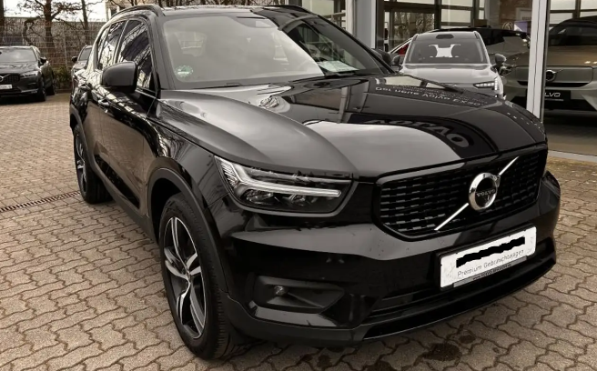 Left hand drive VOLVO XC40 T5 Recharge DKG RDesign