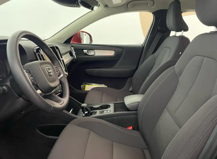 left hand drive VOLVO XC40 (01/07/2021) -  