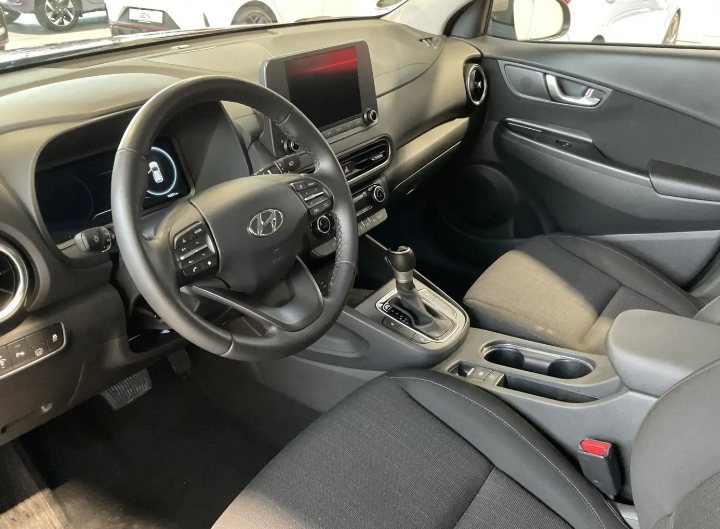 Left hand drive car HYUNDAI KONA (01/06/2023) - 