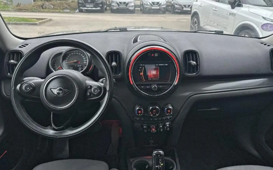 Left hand drive MINI COUNTRYMAN COOPER 136CH CHILE BVA FR