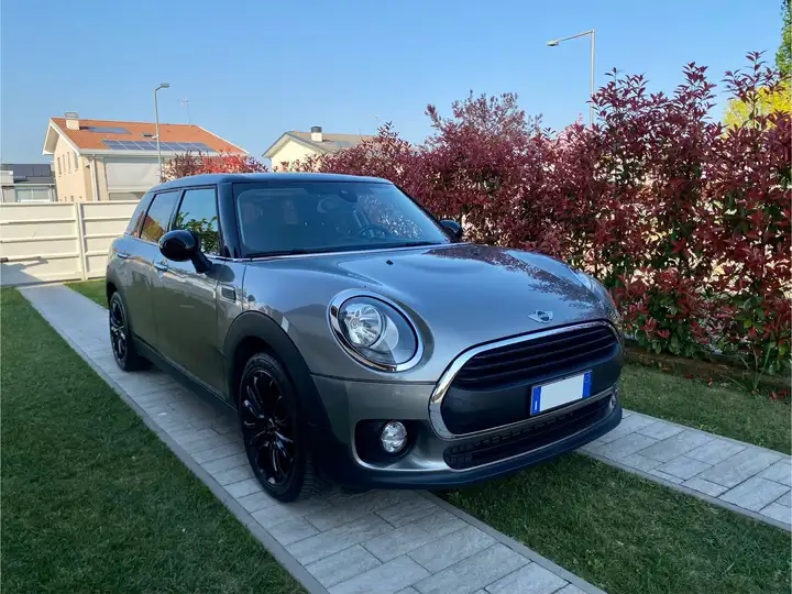 Left hand drive MINI CLUBMAN 1.5 Automatic