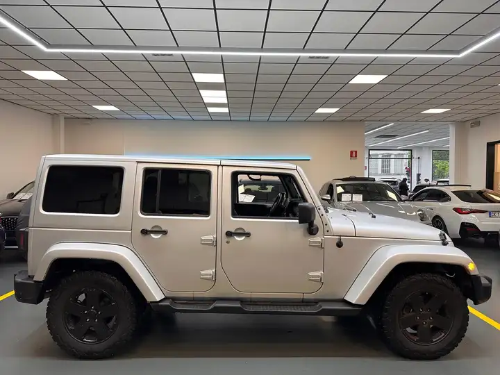 Left hand drive JEEP WRANGLER Unlimited 2.8 crd Sahara 