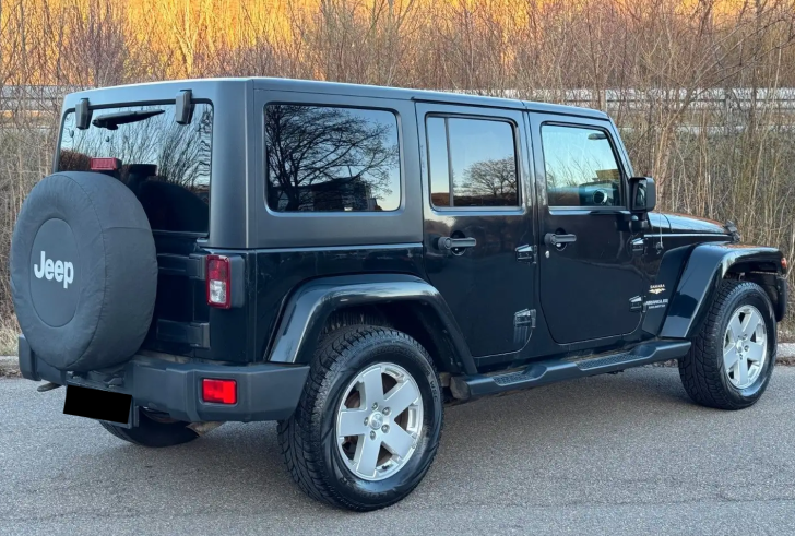 Left hand drive JEEP WRANGLER Unlimited Sahara 3.6 V6 LPG