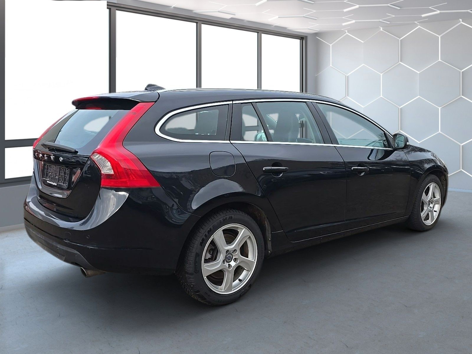 Left hand drive VOLVO V60 2.4D SUMMUM