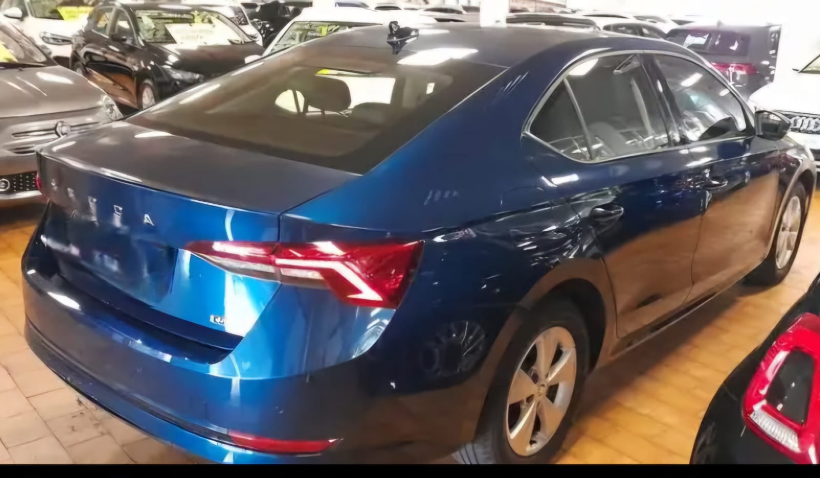 Left hand drive SKODA OCTAVIA 1.0 e-TEC DSG Executive MILD HYBRID