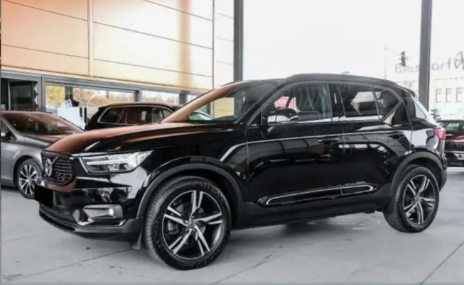 Left hand drive VOLVO XC40 D3 Geartronic Business Plus