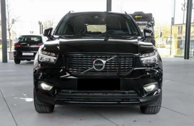 Left hand drive VOLVO XC40 D3 Geartronic Business Plus