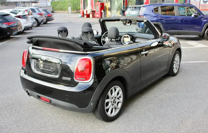 Left hand drive MINI COOPER 1.5 Steptronic 136cv SEDILI Sport