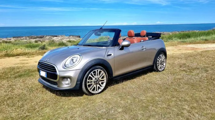 Left hand drive MINI COOPER 1.5 Cabrio