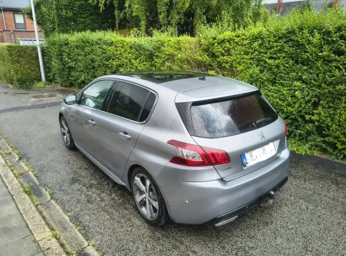 Left hand drive PEUGEOT 308 308 1.2 PureTech GT LINE STT