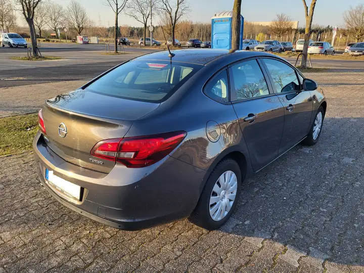 OPEL ASTRA (01/06/2014) - 