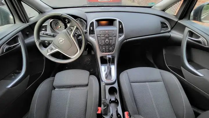 OPEL ASTRA (01/06/2014) - 